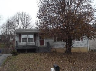 8321 Robin Lynn Rd, Roanoke, VA 24019