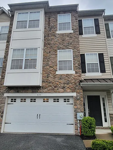 435 Jacobsen Dr Photo 1