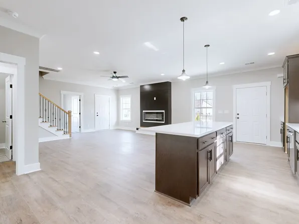 613 Short Mount St, Smithville, TN 37166