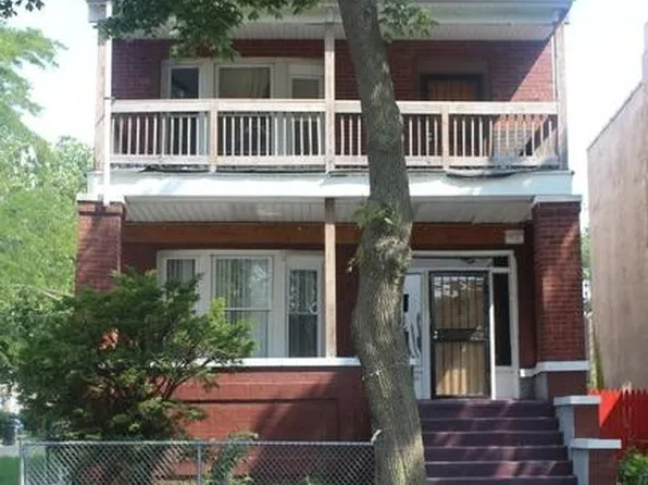 2704 E 77th St, Chicago, IL