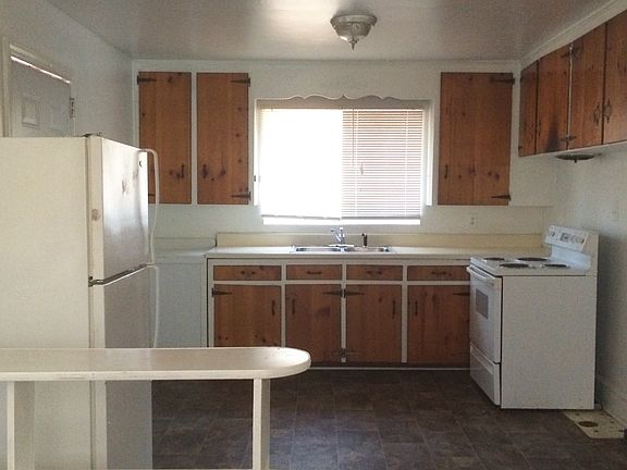 3rd image of 7016 Lakeside Dr
