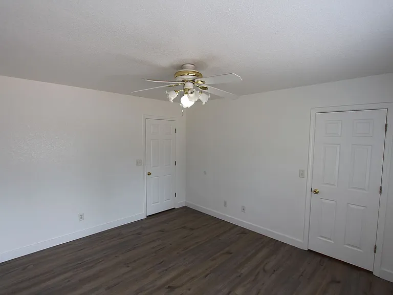 2115 N West St — Photo 17