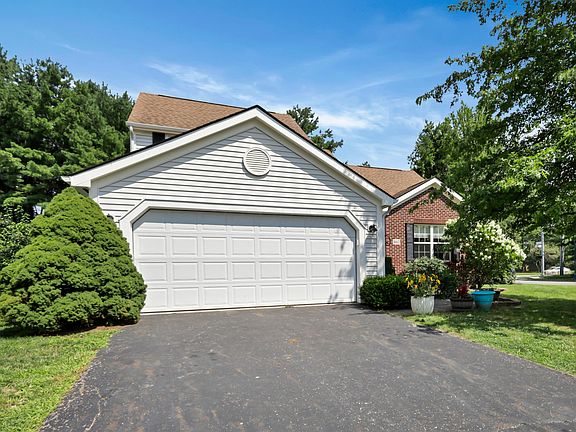 3rd image of 8662 Robbins Loop Dr