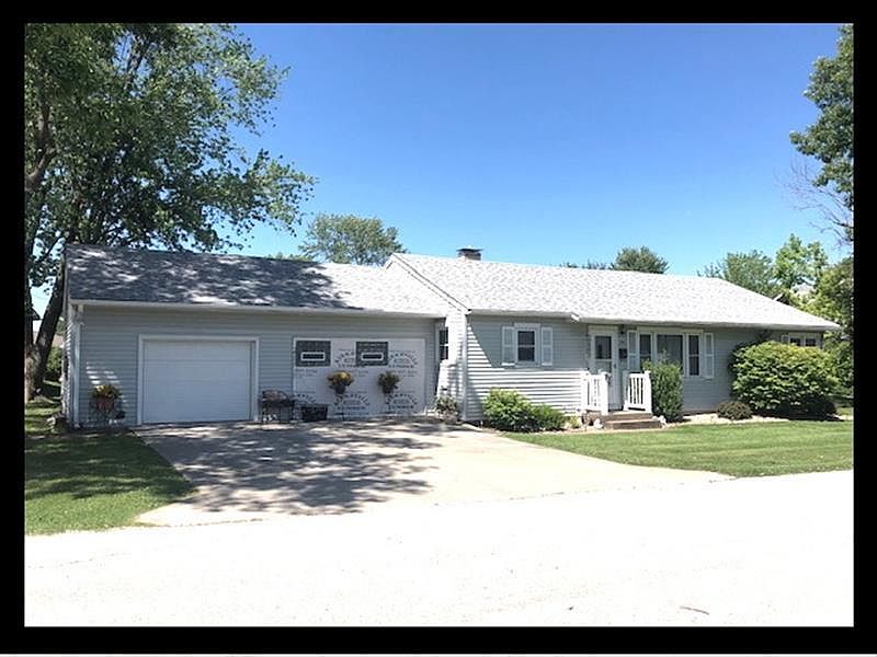 105 W Seward St, Macon, MO 63552 Zillow