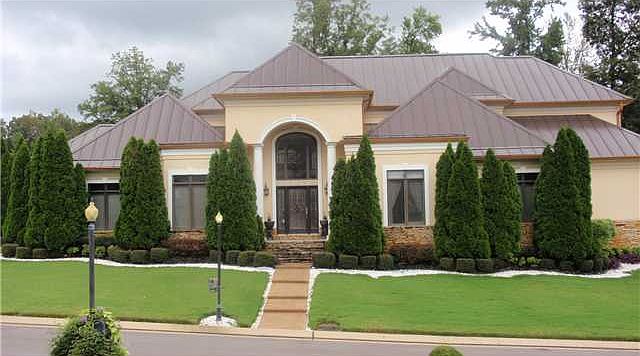 1st image of 200 Dubois Dr