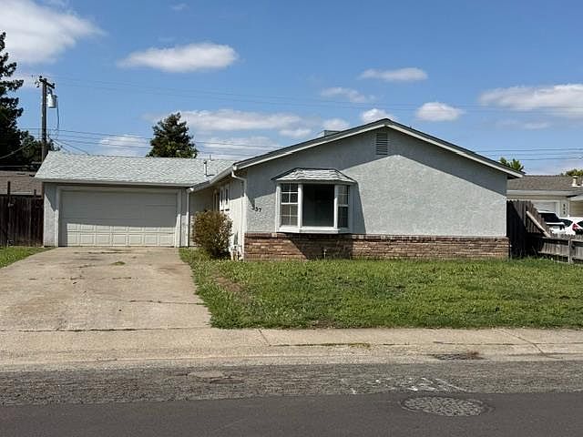 1st image of 337 Quadra Ave