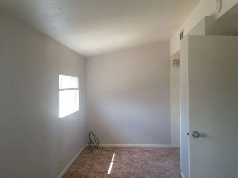 1 bed, 1.0 bath, 634 sqft, $900 — Photo 3