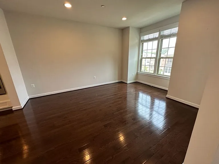 7313 Taylors Hill Ln — Photo 14