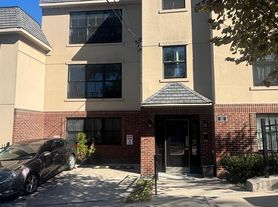 11 Highland Ave, Staten Island, NY