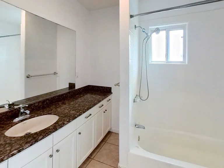 3189 Sanchez St — Photo 8