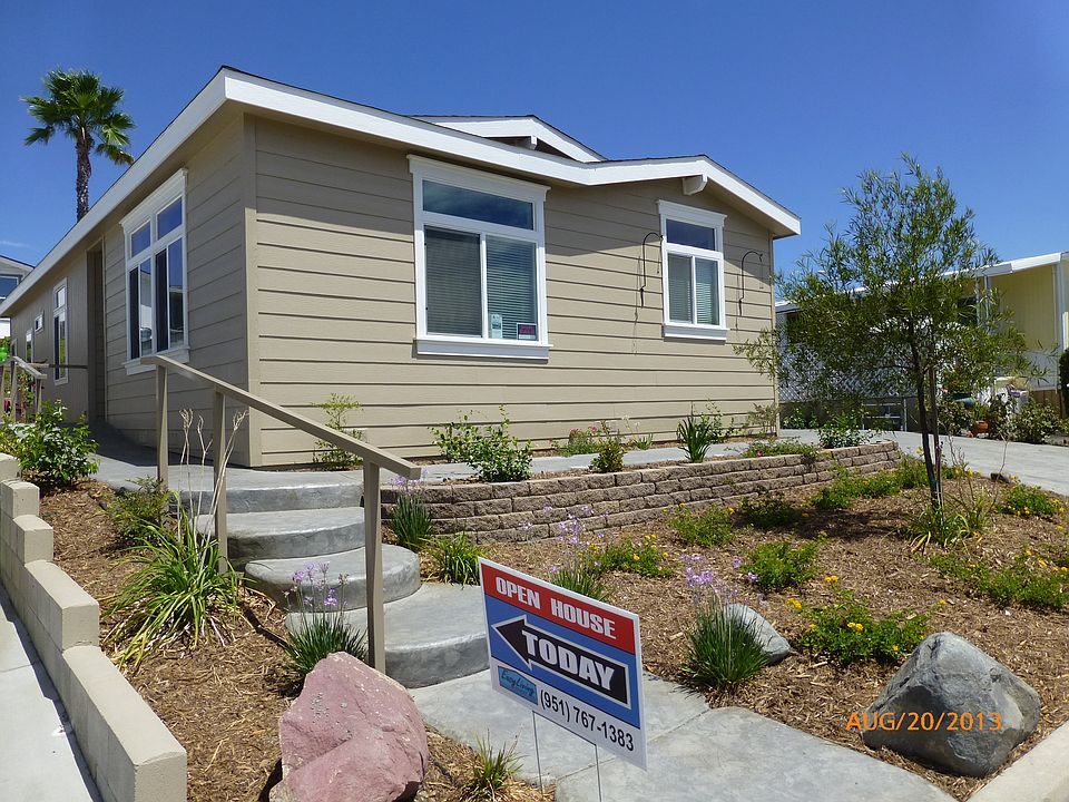 Fully Landscaped w/ Drip Irrigation & Automatic Timer