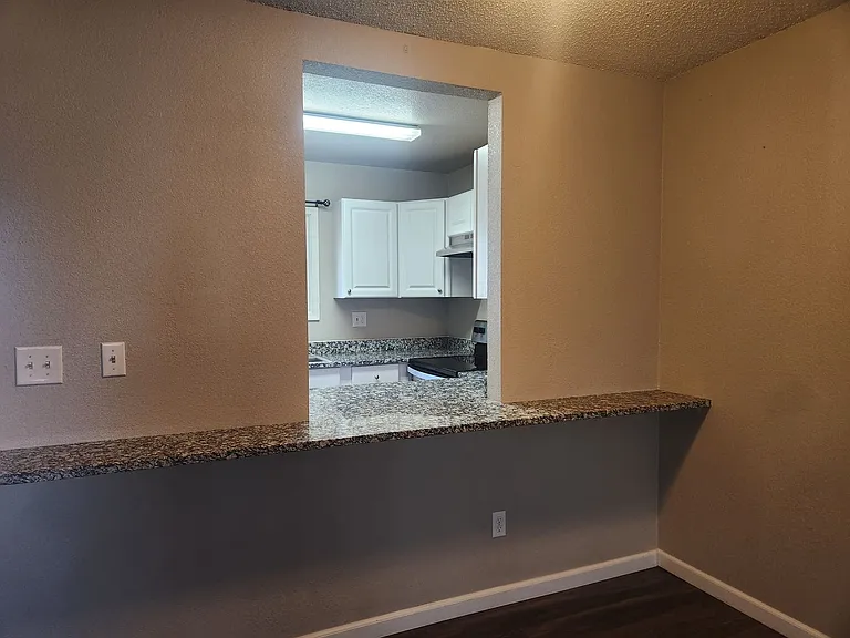 223 N Race St #C — Photo 9