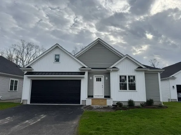 3 Coach Rd, South Easton, MA 02375
