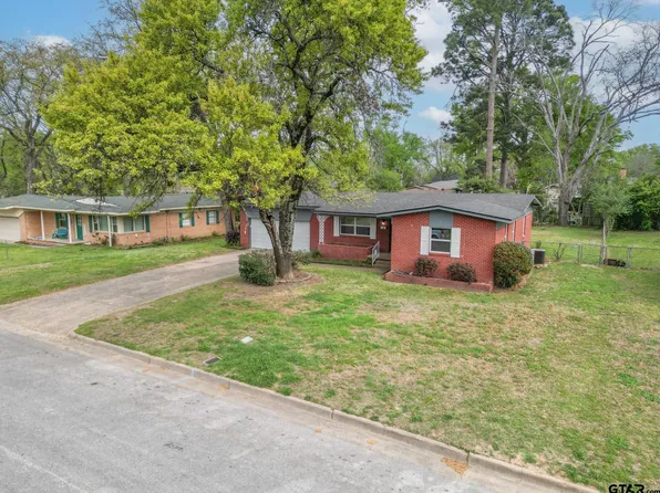 2922 Meadowlark Ln, Tyler, TX 75701