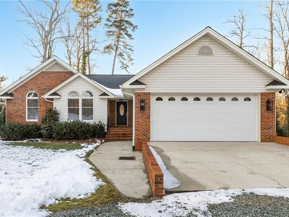 1805 Lynwood Dr, Greensboro, NC 27406