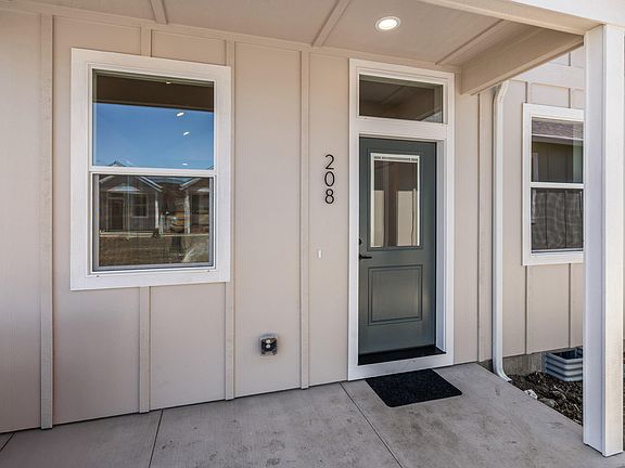 4th image of 208 Gangnes Dr