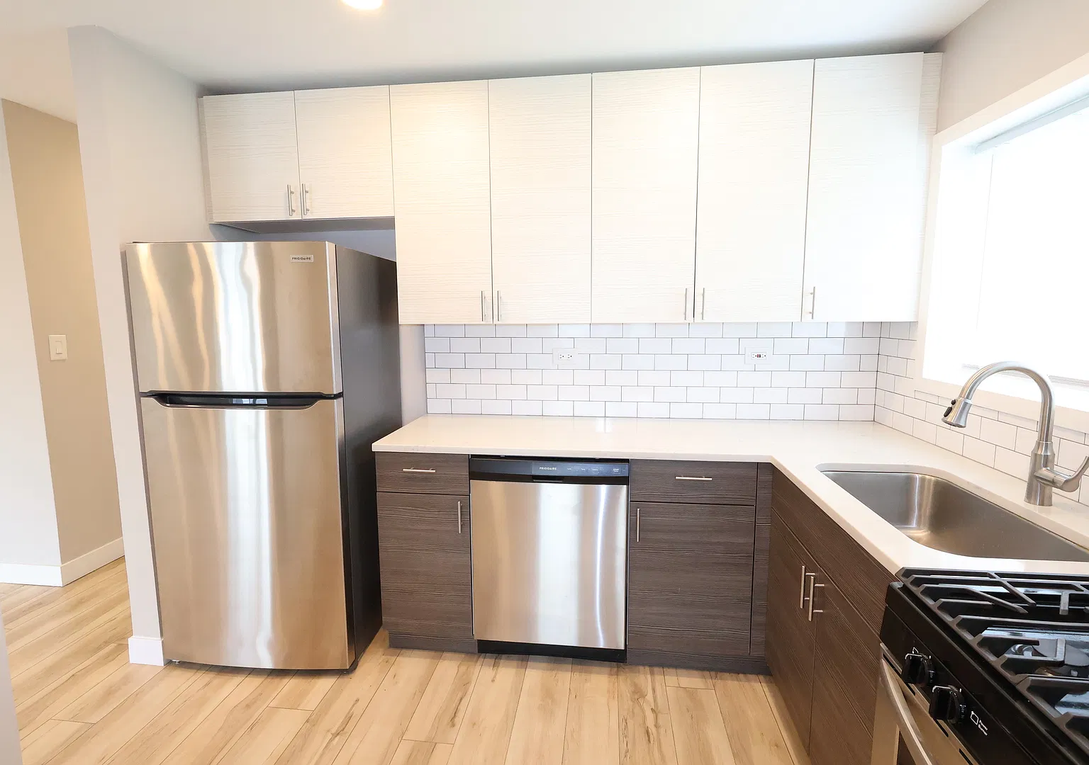 2 bed, 800 sqft, $1,900 — Photo 3
