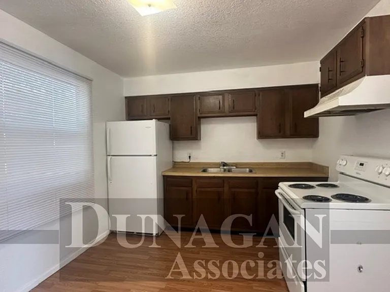 921 Franklin St — Photo 4