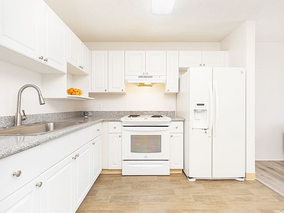 4th image of 801 South St APT 2910
