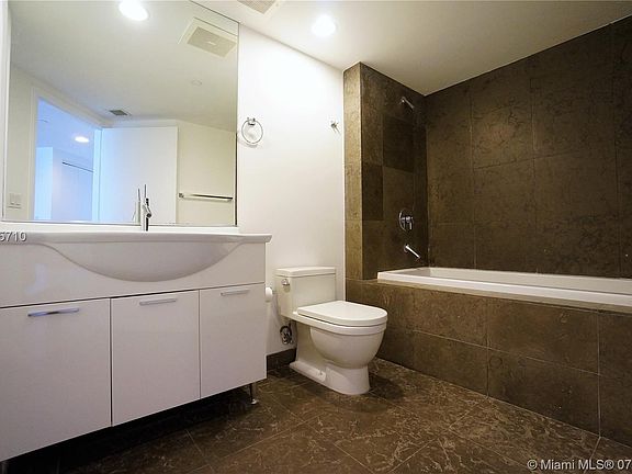 4th image of 475 Brickell Ave #A2108