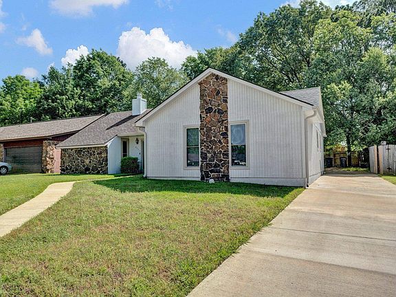 4th image of 4550 Knotty Oaks Dr