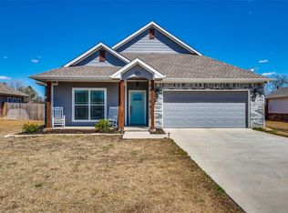 313 E Huffman St, Krum, TX 76249