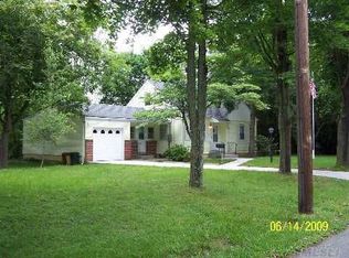 1051 Merriam Rd, Bay Shore, NY 11706