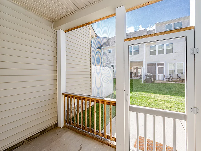 8023 Ellendale Dr — Photo 21