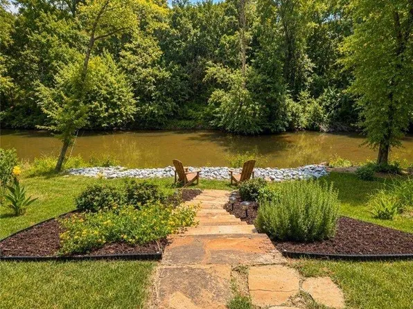 105 Chase Ln, Forsyth, GA 31029