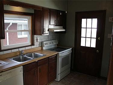 5th image of 406 Byng St