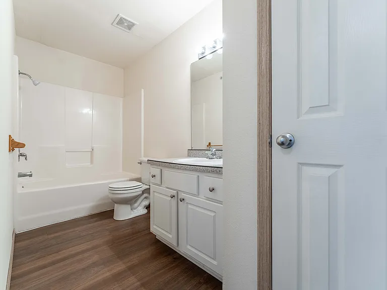 Battlefield Park Apartments — Photo 55