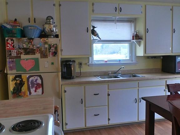4th image of 661 S Park Ave