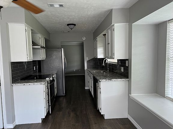 3rd image of 4216 Willow Bend Ln