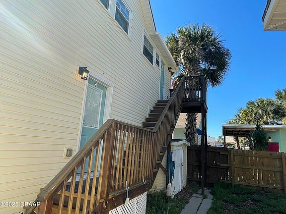 4th image of 37 S Wild Olive Ave #4