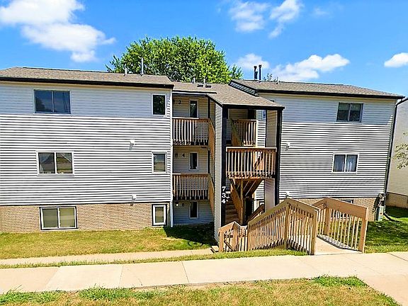 2nd image of 734 Westwinds Dr APT 4