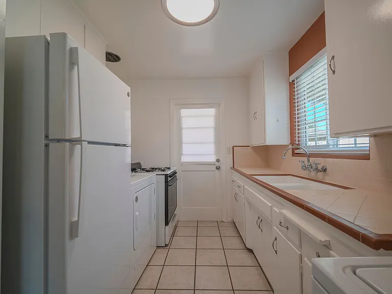 2159 Orange Ave — Photo 5