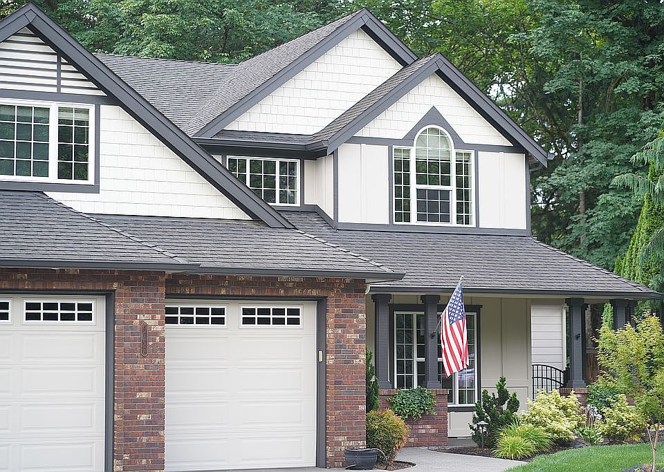 1st image of 4007 NE 130th St