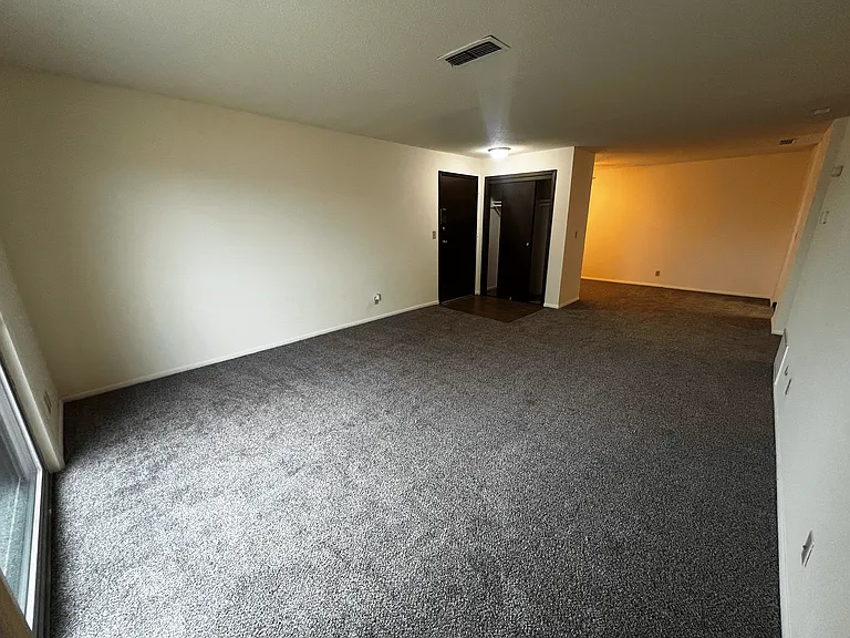 Kimberly Club Apartments — Photo 106