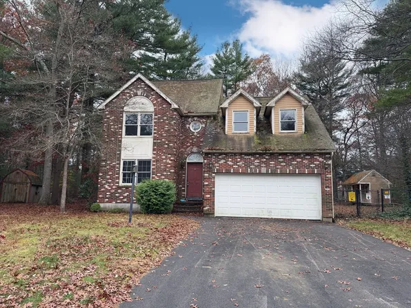 81 Tania Dr, Taunton, MA 02780