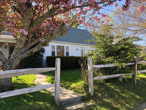 2nd image of 39 Bassett Lane
