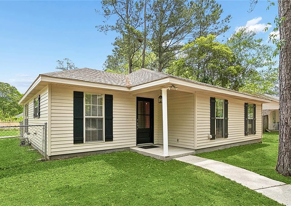 1st image of 60418 Citron Dr