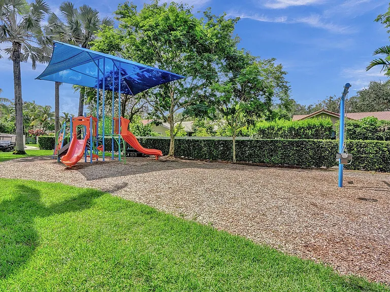 11042 Topeka Pl — Photo 37