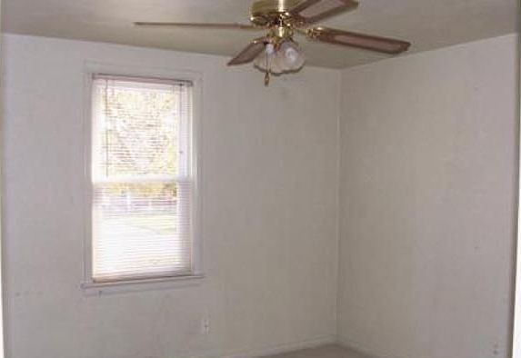5th image of 302 Tiffin St