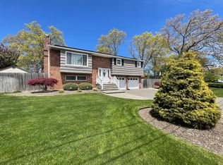 195 Pacific St, Port Jefferson Station, NY 11776