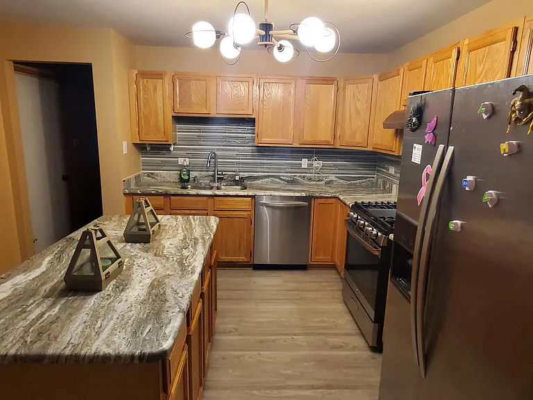 121 Lake Hill Dr — Photo 9