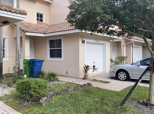 8407 NW 40th Ct, Sunrise, FL 33351