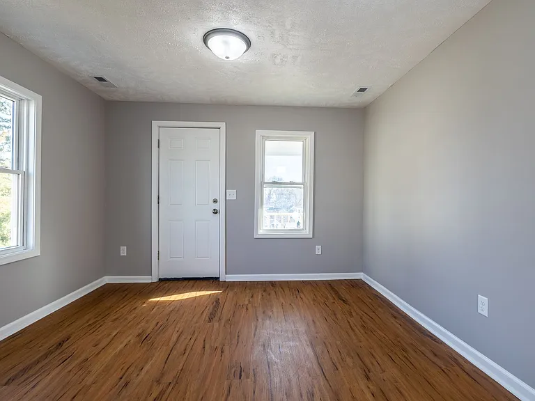 3914 Patterson St — Photo 8