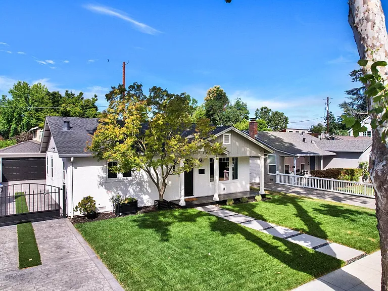 1835 Ellen Ave — Photo 2