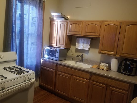 2nd image of 5514 S Winchester Ave