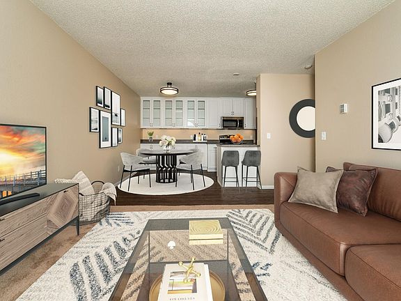 5th image of 2912 S Louise Ave #3712385